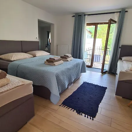 Apartma Brne Family House Postojna