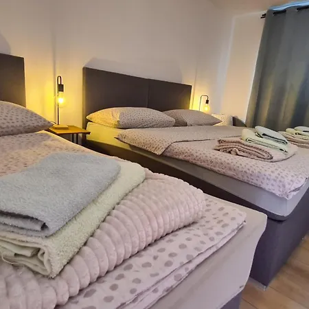 Brne Family House شقة بوستوينا