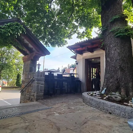 Apartma Brne Family House