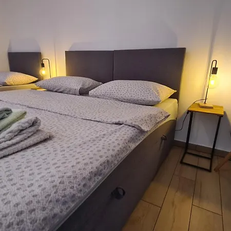 Brne Family House شقة بوستوينا