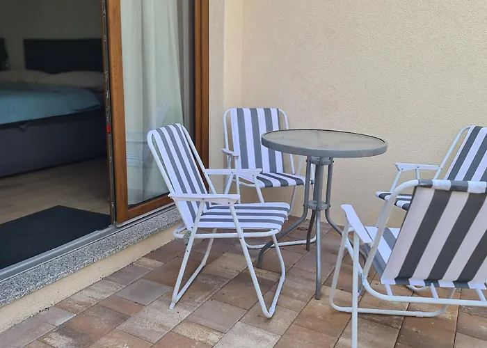 公寓 Brne Family House 波斯托伊纳