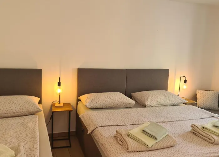 Brne Family House * 波斯托伊纳